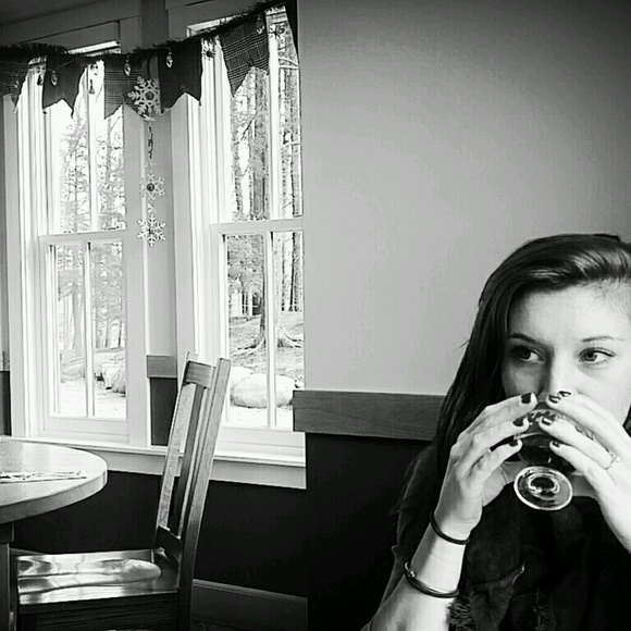 Meet your Posher, Emma - Picture 1 of 1